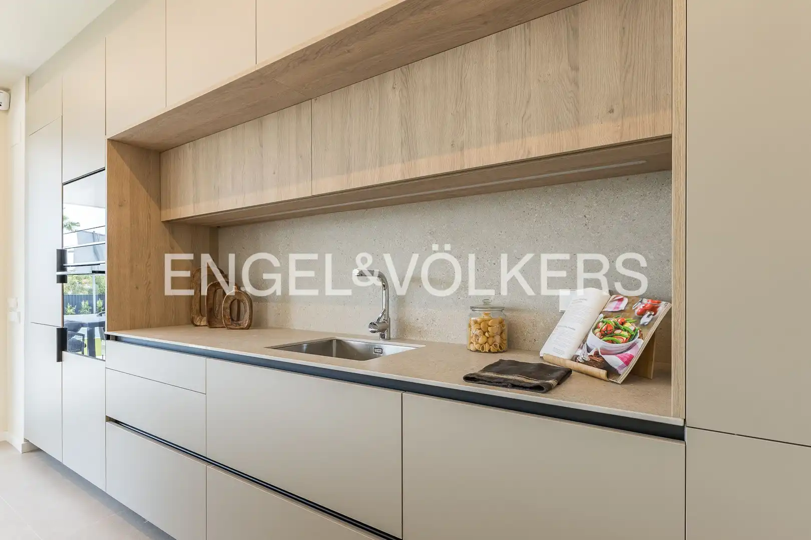 Cocina de Casa o chalet en venta en Sitges con Aire acondicionado, Calefacción y Jardín privado