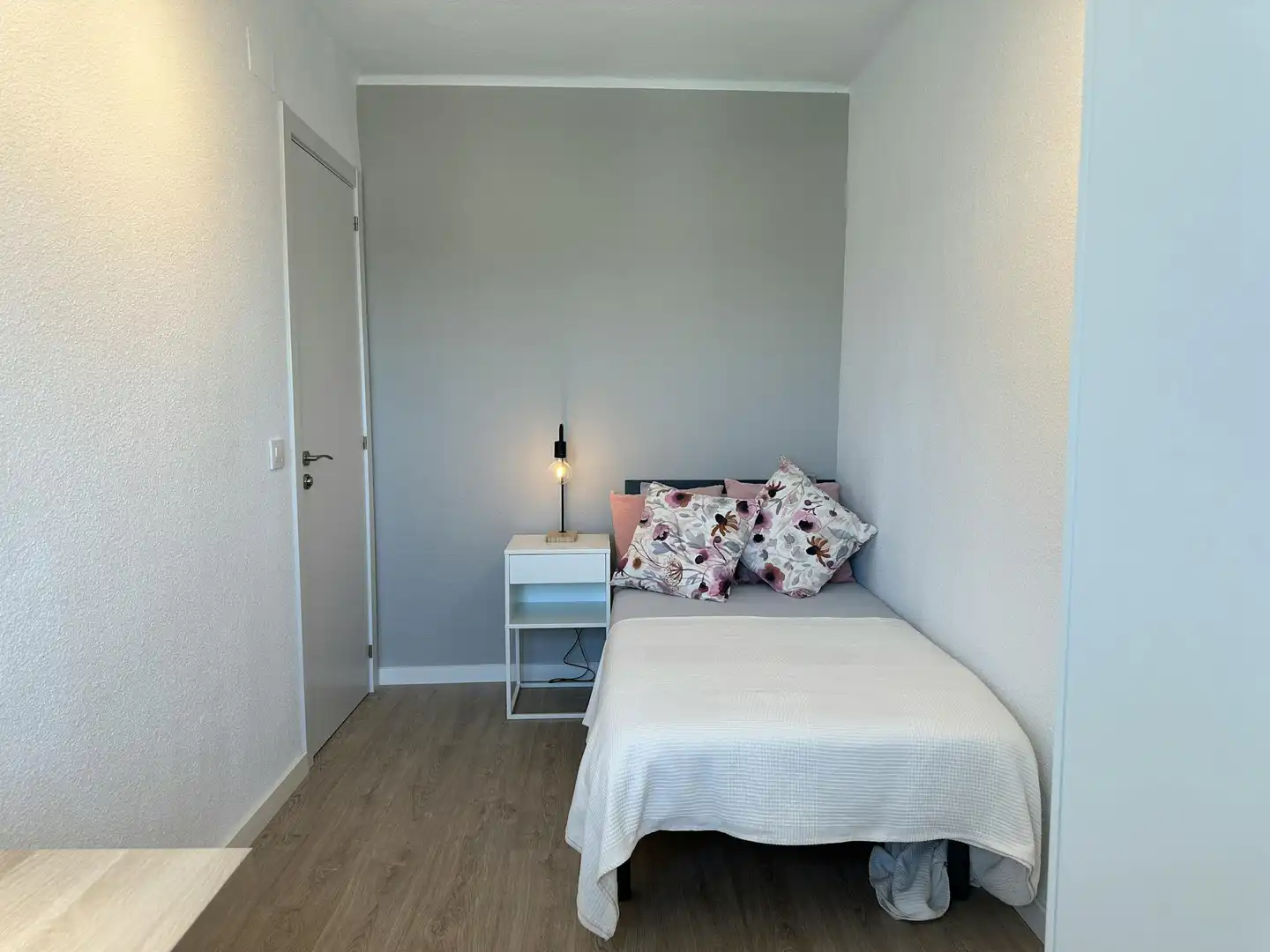 Bedroom of Flat for rent in Madrid  with Heating, Furnished and Washing machine