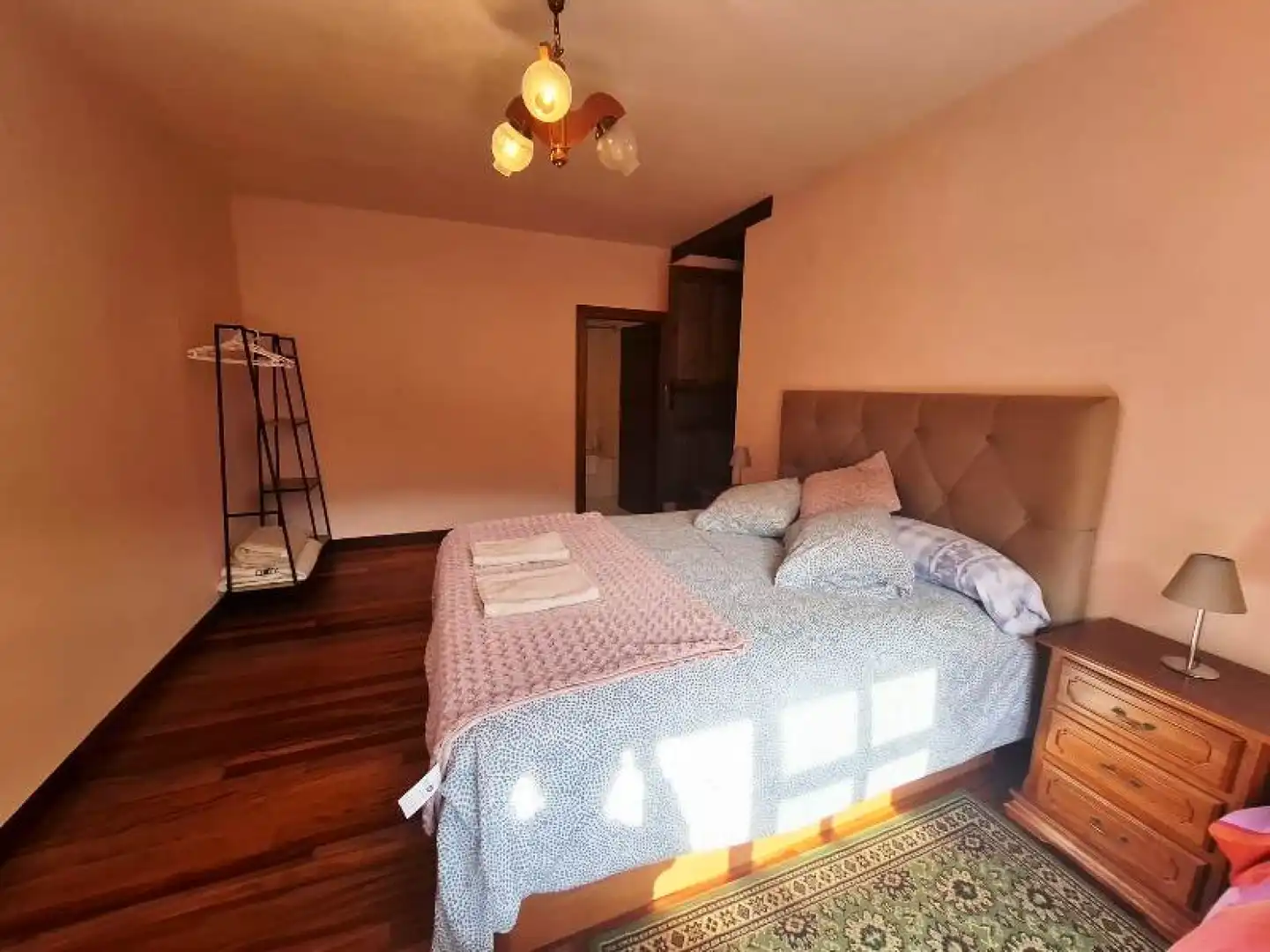 Habitación de Casa o chalet en venta en Los Tojos  con Calefacción y Trastero