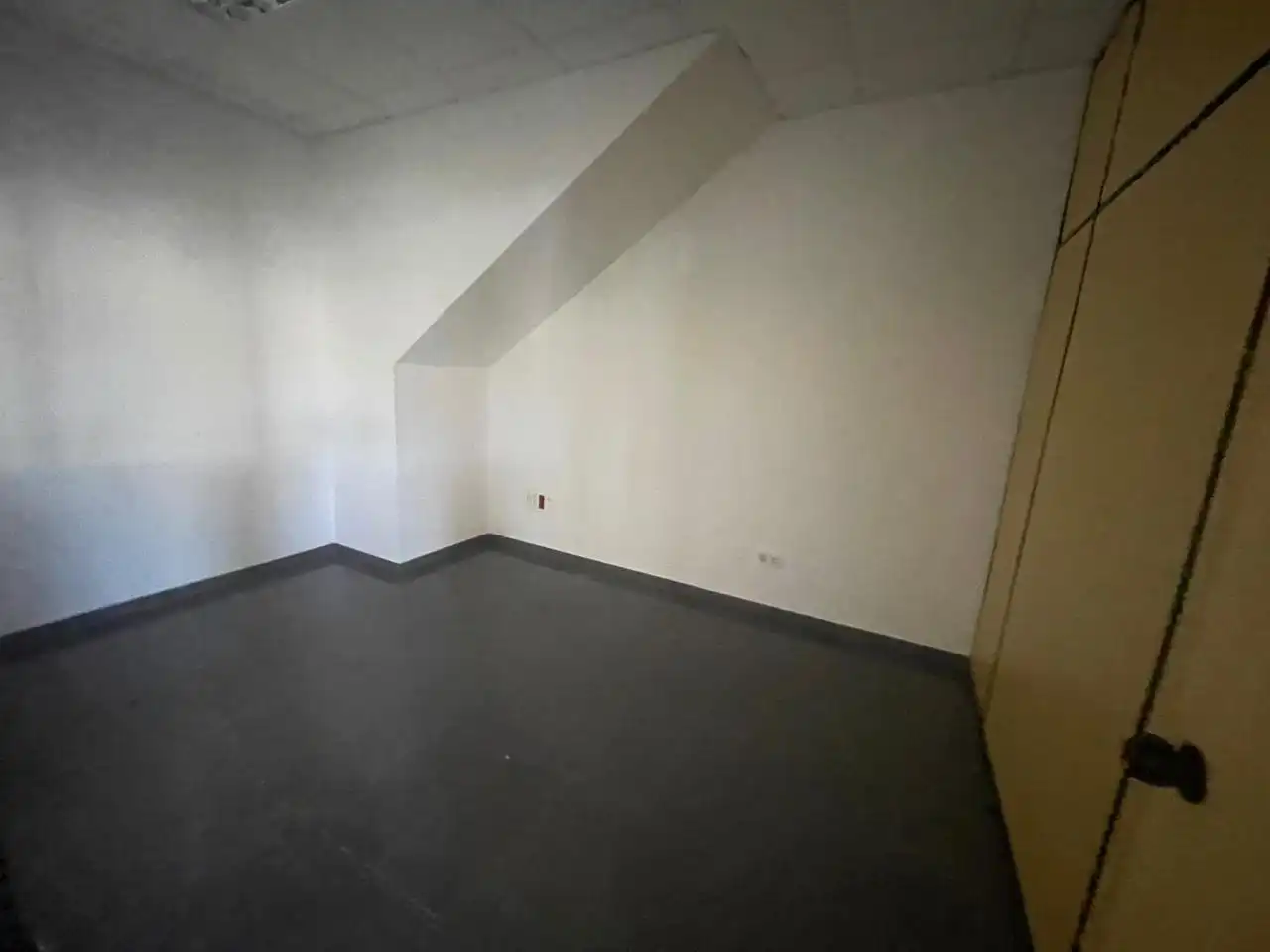 Gewerbefläche zum Verkauf in Calle Secundino Delgado 5, imagen 13