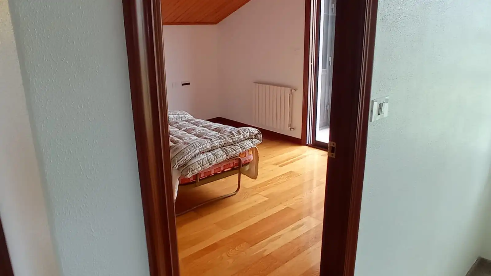 Habitación de Casa o chalet en venta en Vigo  con Calefacción, Jardín privado y Parquet