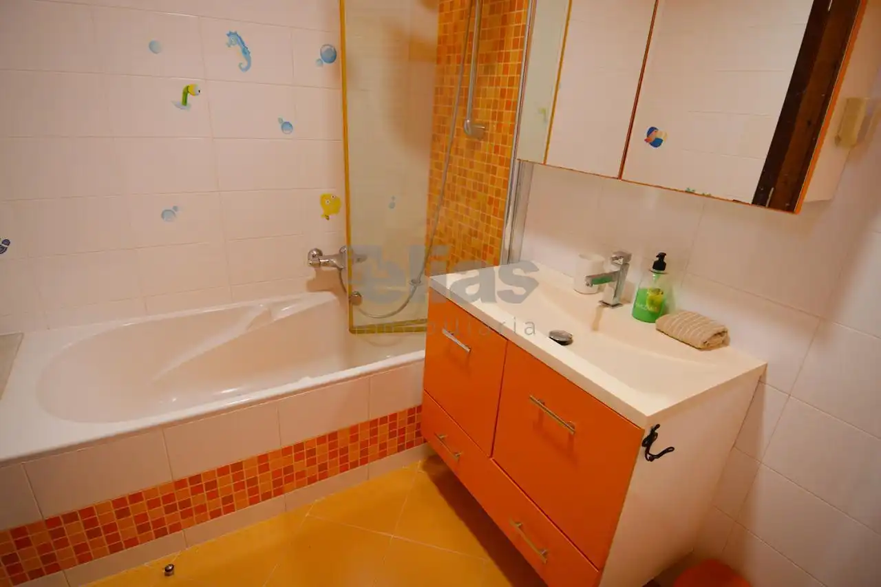Bany de Casa o xalet en venda en Vimianzo amb Calefacció, Jardí privat i Terrassa