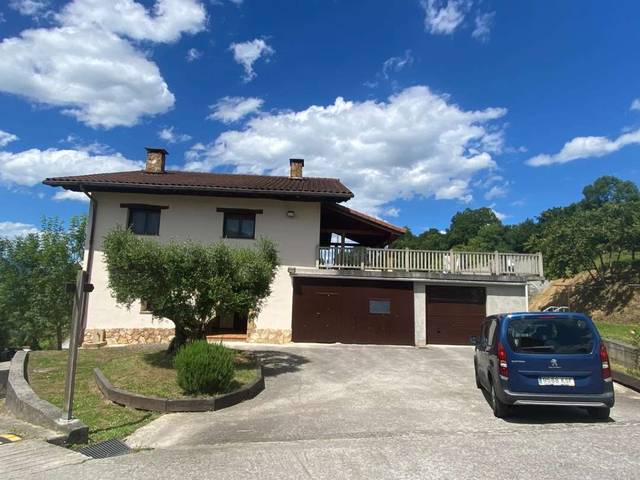 Casa-chalet en Venta en Diseminado Rural Barreiatua en Idiazabal