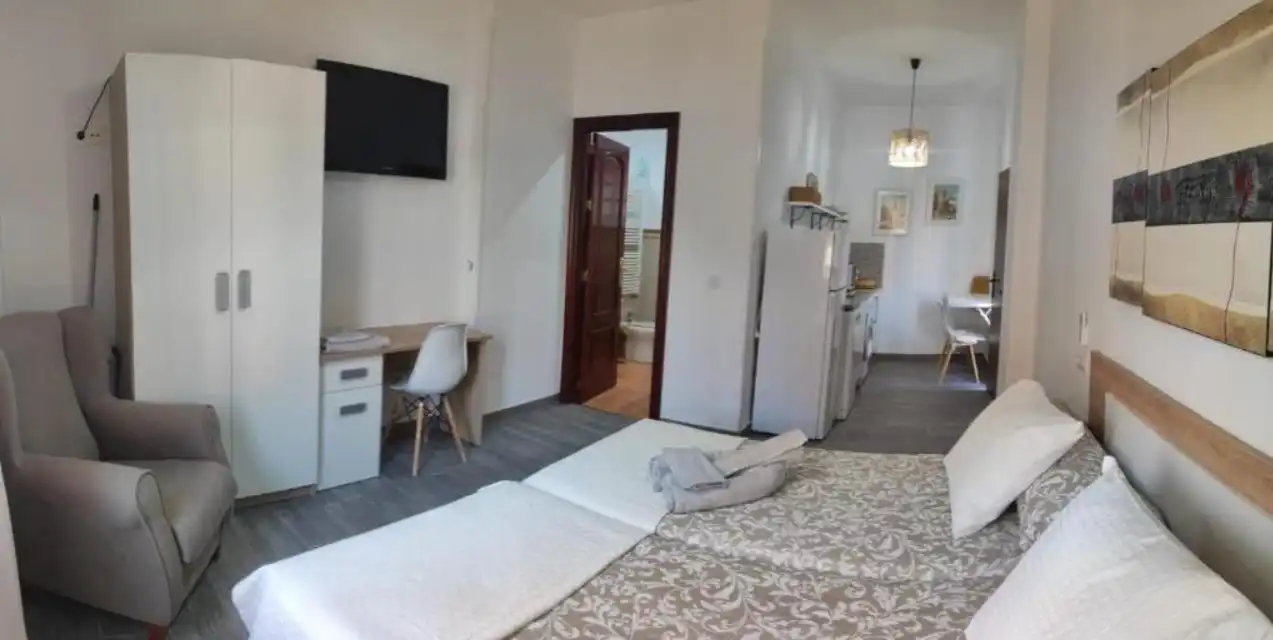 Dormitori de Casa o xalet en venda en Salteras amb Aire condicionat, Jardí privat i Piscina