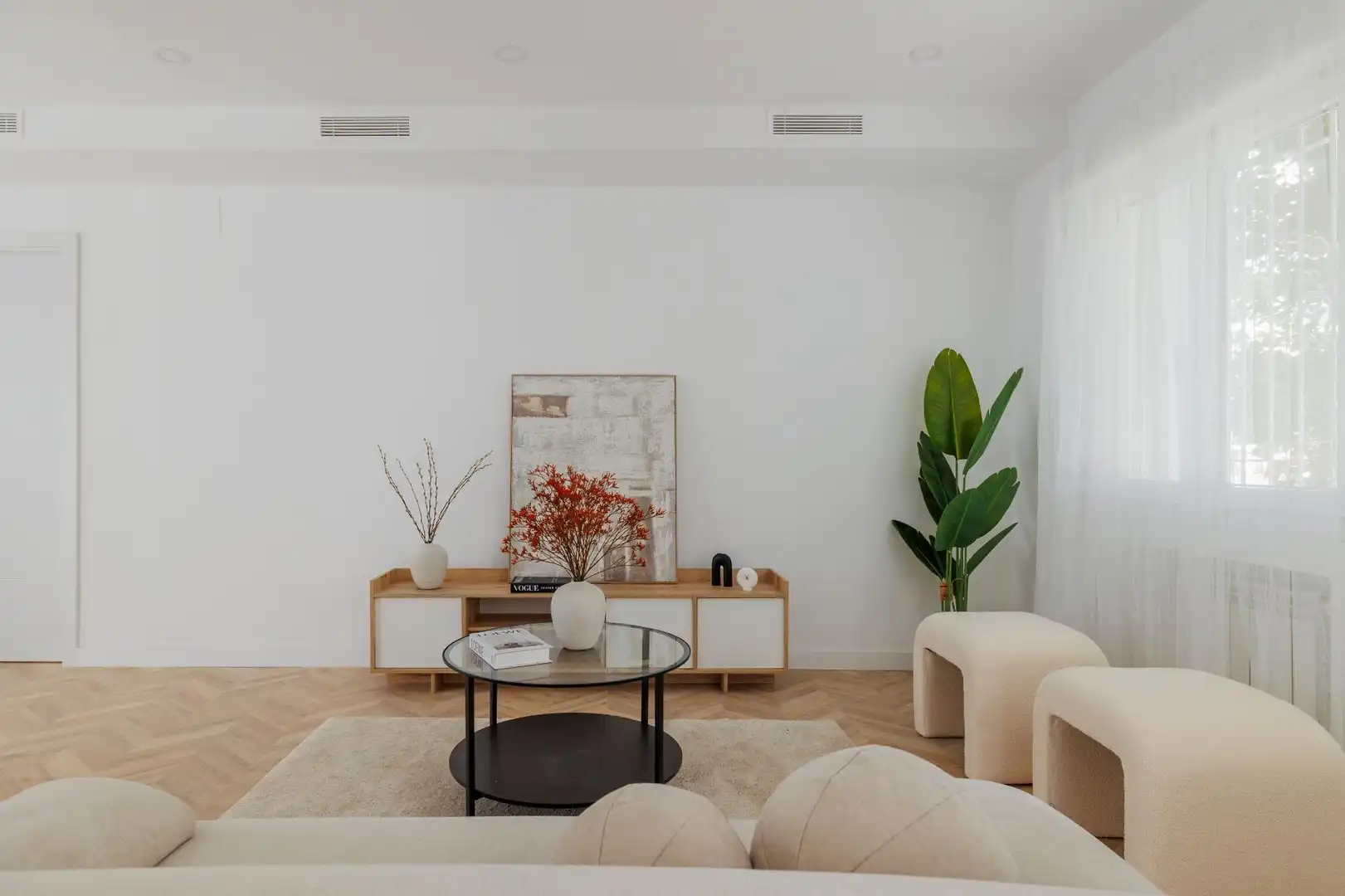 Sala d'estar de Apartament en venda en Madrid amb Jardí privat i Terrassa