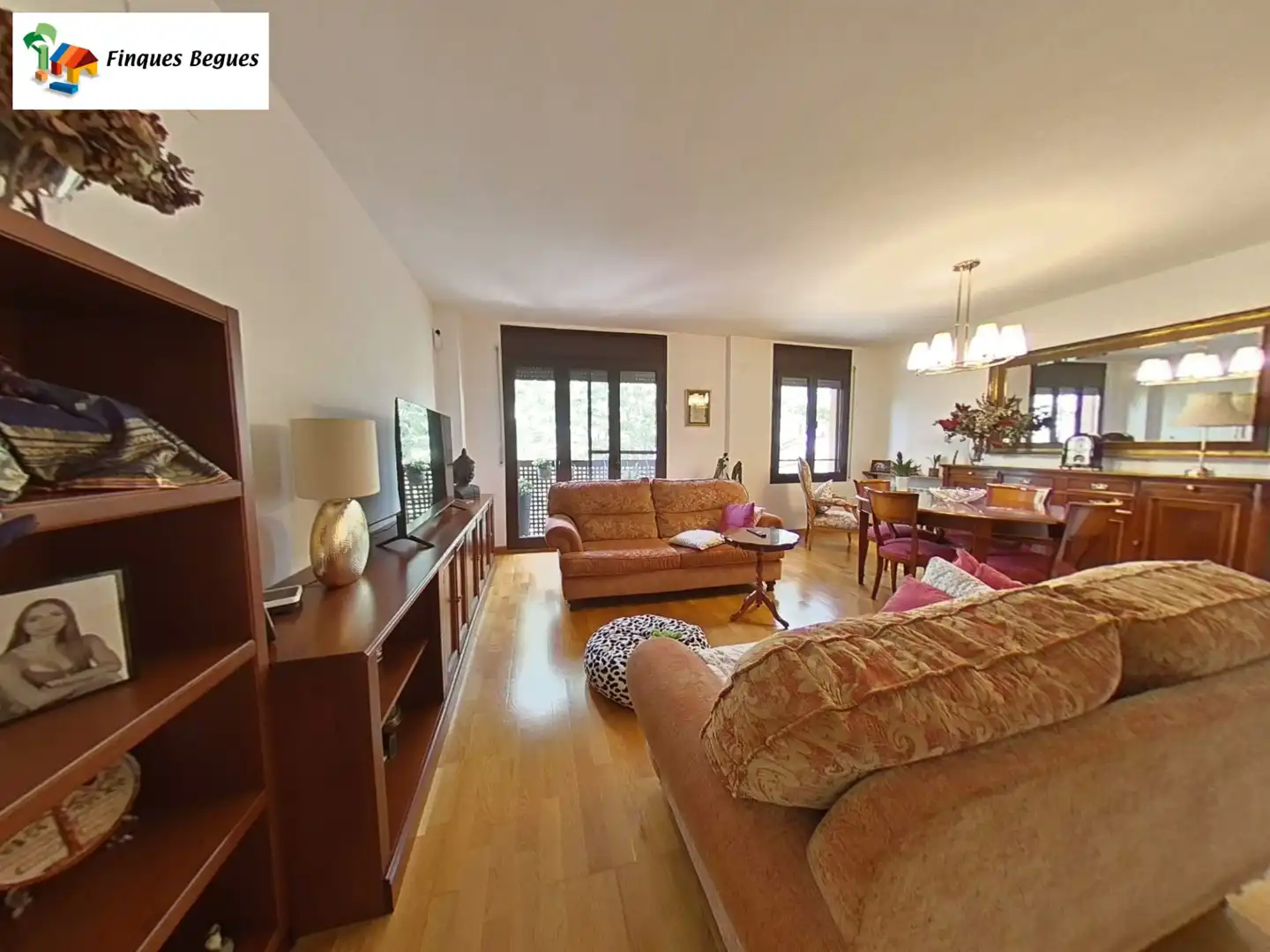 Sala de estar de Dúplex en venta en Begues con Calefacción, Parquet y Terraza