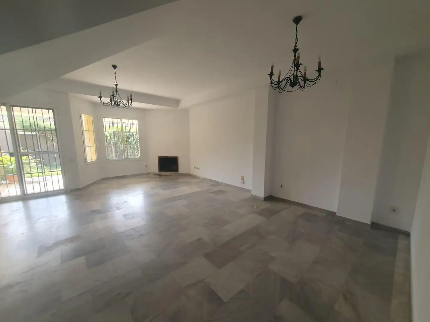 Exterior view of Detached homes for sale in El Puerto de Santa María  with Air Conditioner, Heating and Private garden