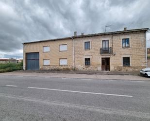 Vista exterior de Finca rústica en venda en Valle de Santibáñez amb Calefacció, Jardí privat i Parquet