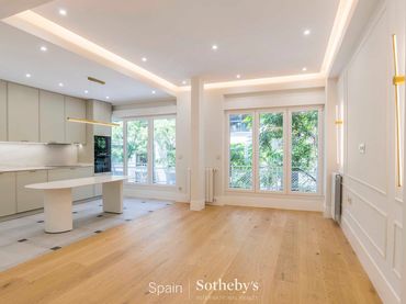 Apartamento con ascensor en venta en Calle de Ponzano