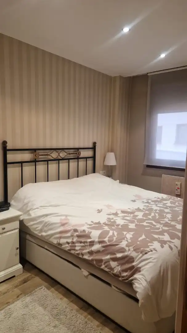 Habitación de Apartamento en venta en Puebla de Lillo con Calefacción, Trastero y Amueblado