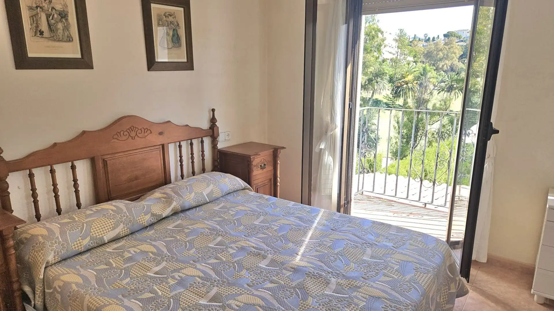 Dormitori de Casa adosada en venda en Benalmádena amb Terrassa, Moblat i Piscina comunitària