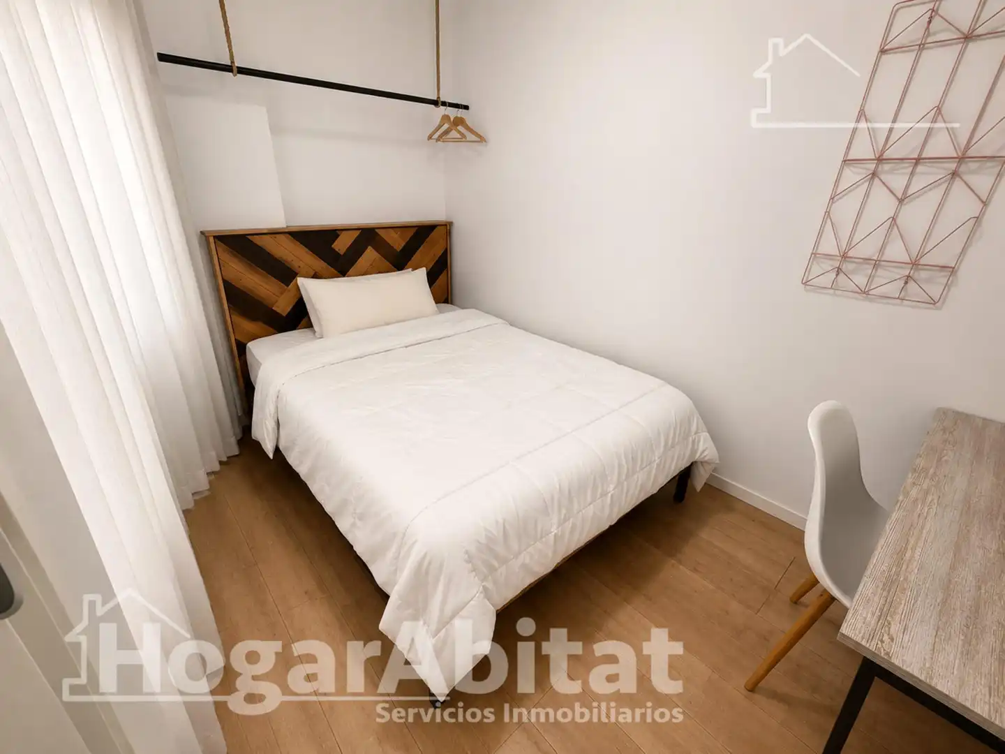 Bedroom of Flat for sale in Valencia  with Air Conditioner, Heating and Parquet flooring