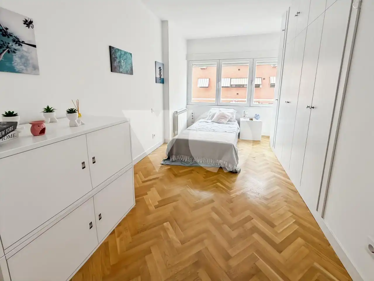 Habitación de Piso en venta en Madrid con Calefacción, Parquet y Terraza