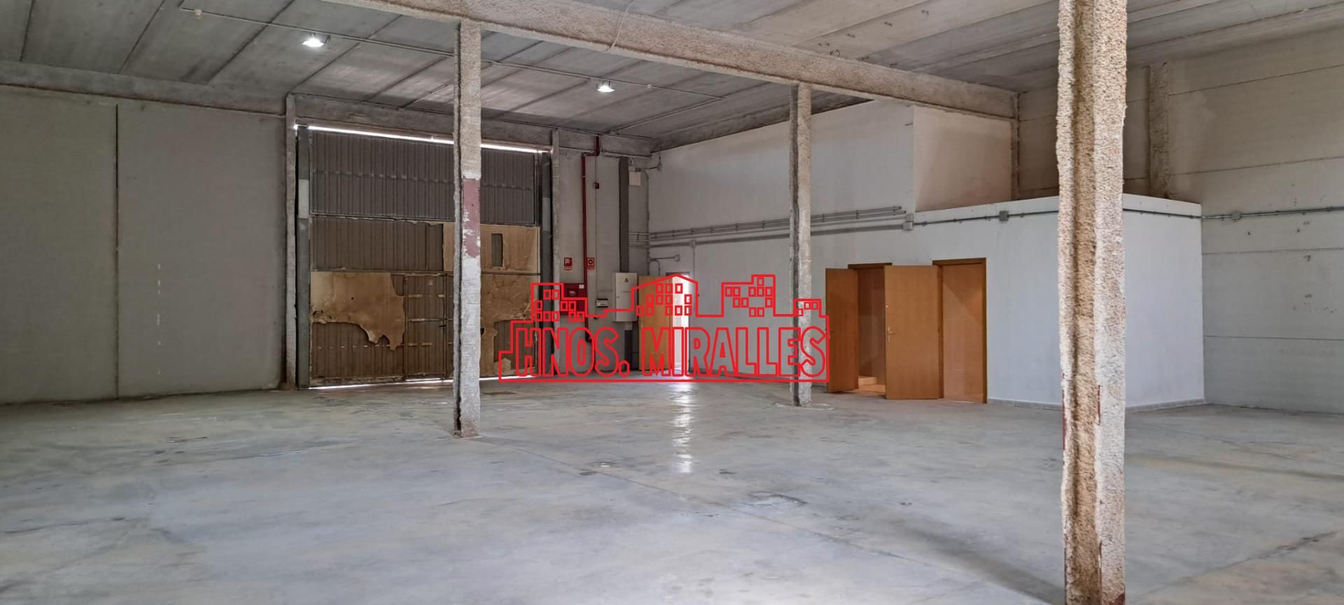 Nave industrial de alquiler en Aspe