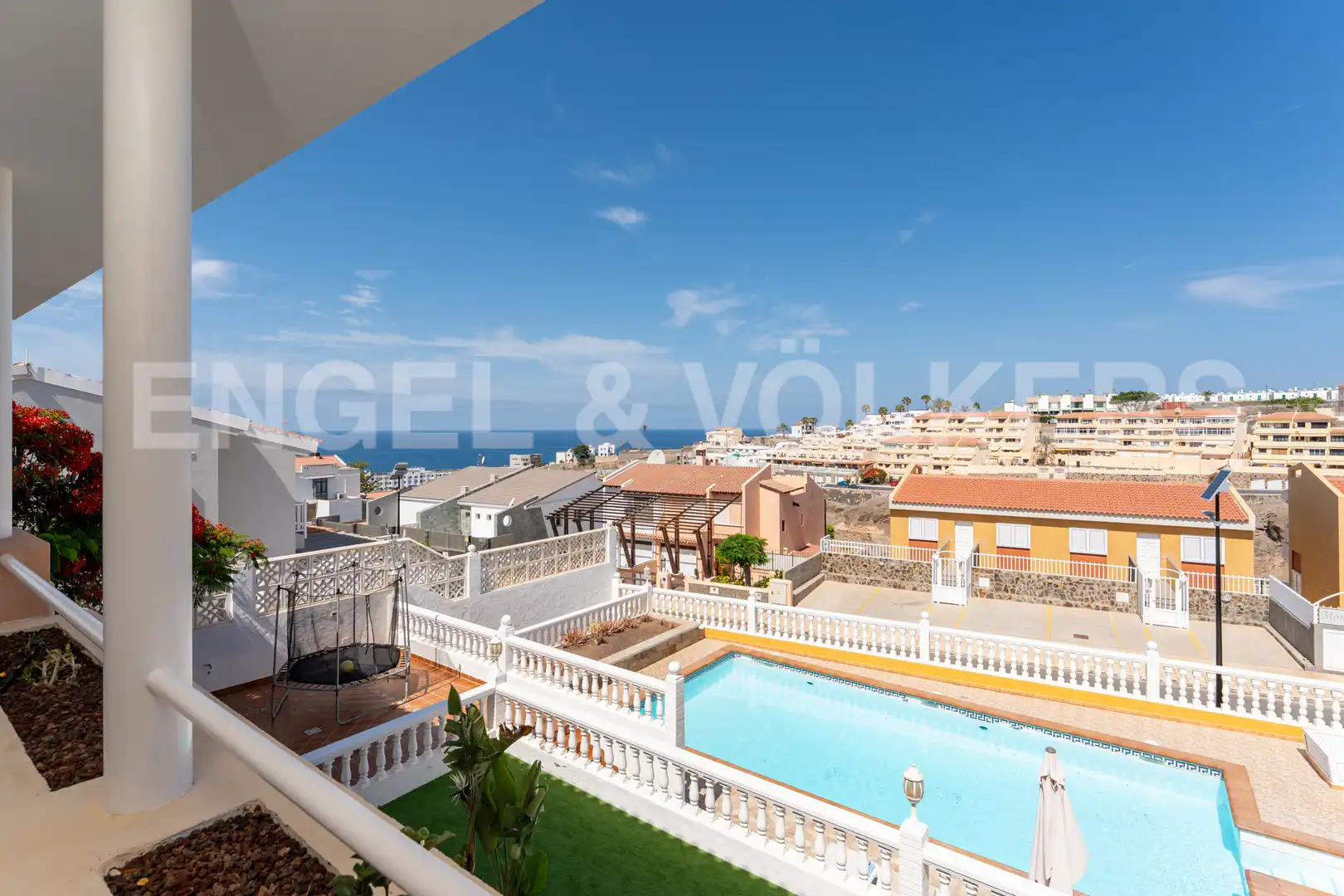 Vista exterior de Casa o xalet en venda en Mogán amb Calefacció, Jardí privat i Terrassa