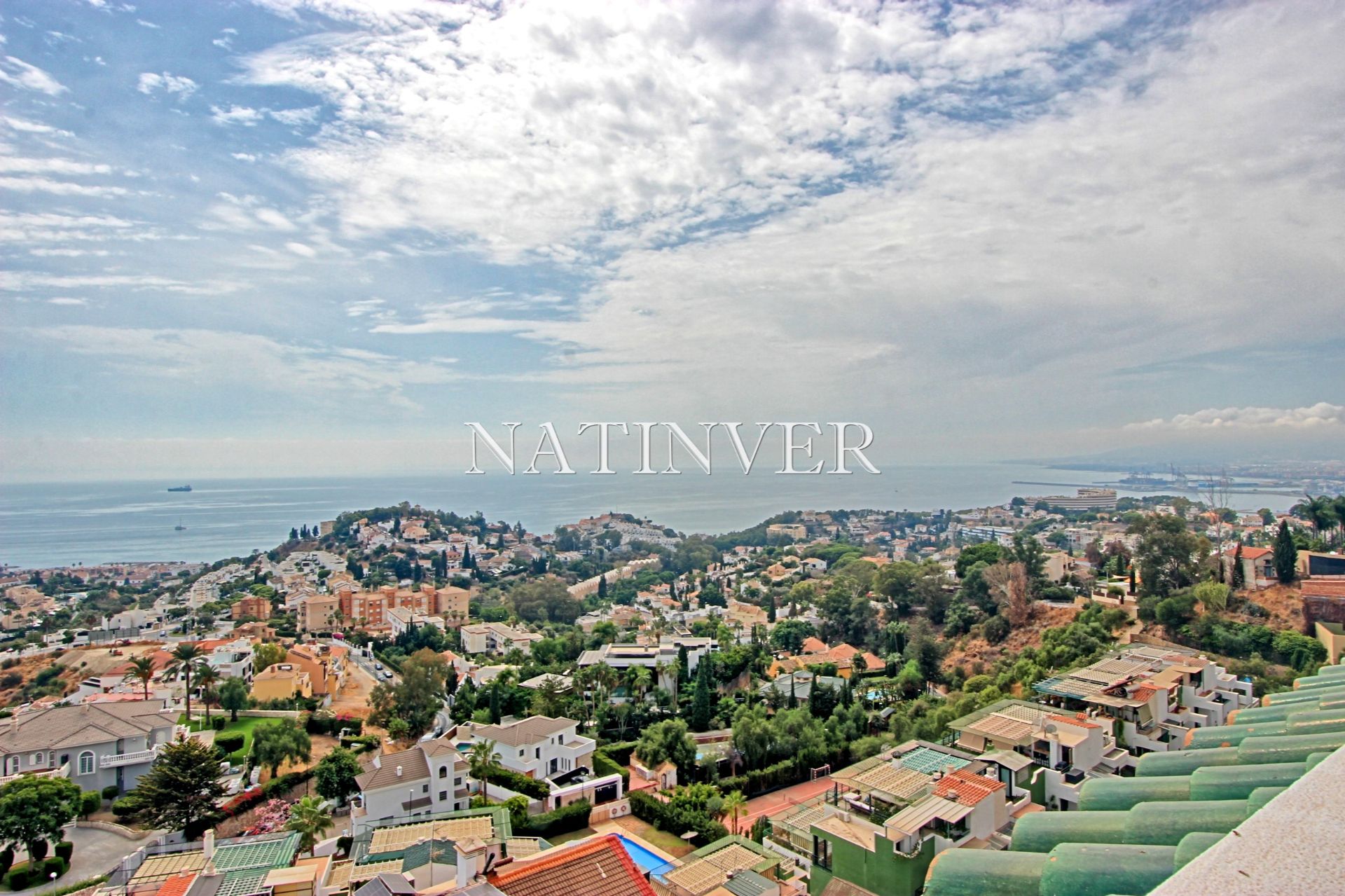Vista exterior de Àtic en venda en Málaga Capital amb Aire condicionat, Terrassa i Piscina comunitària