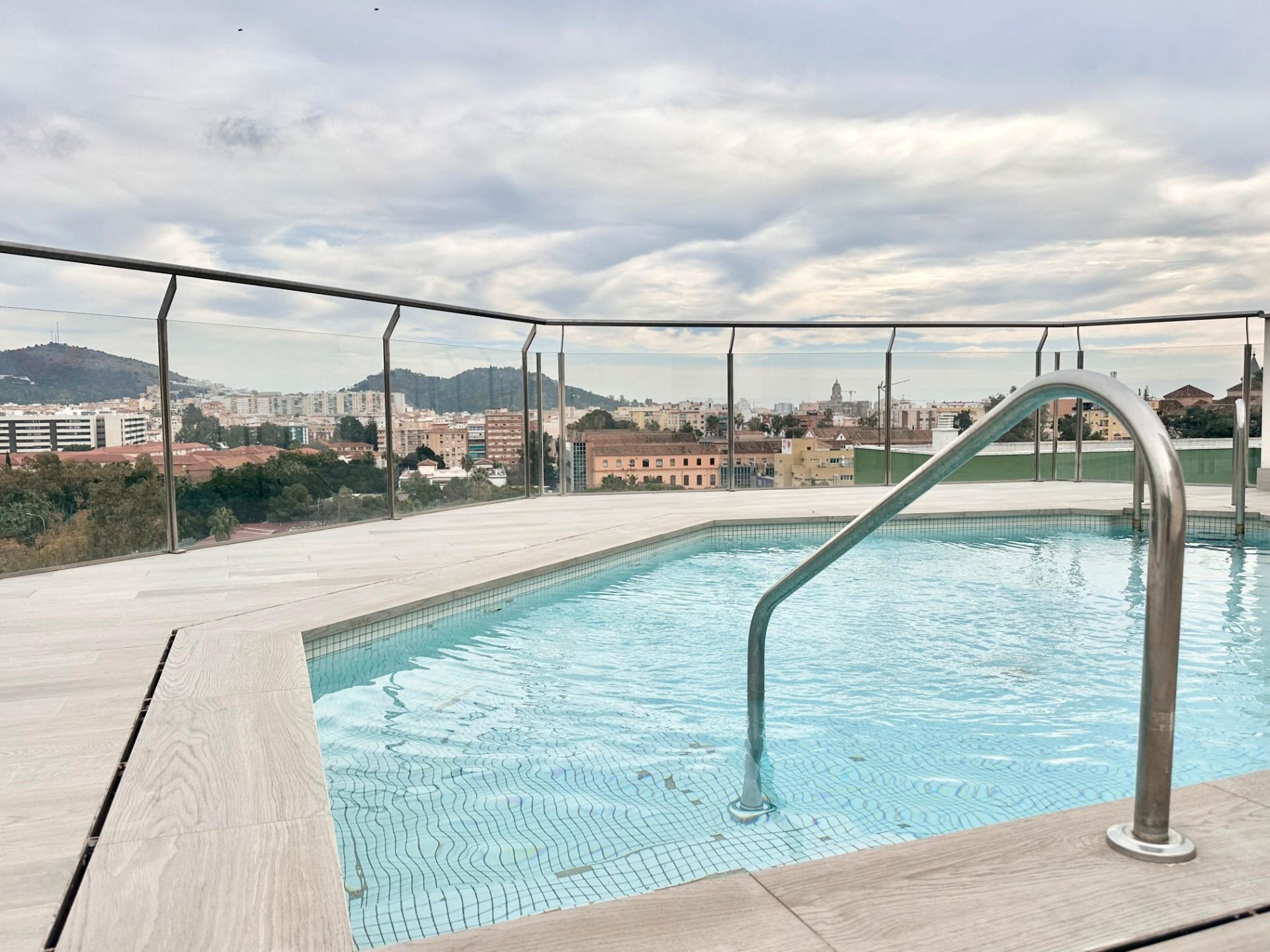 Piscina de Ático en venta en Málaga Capital con Aire acondicionado, Terraza y Alarma