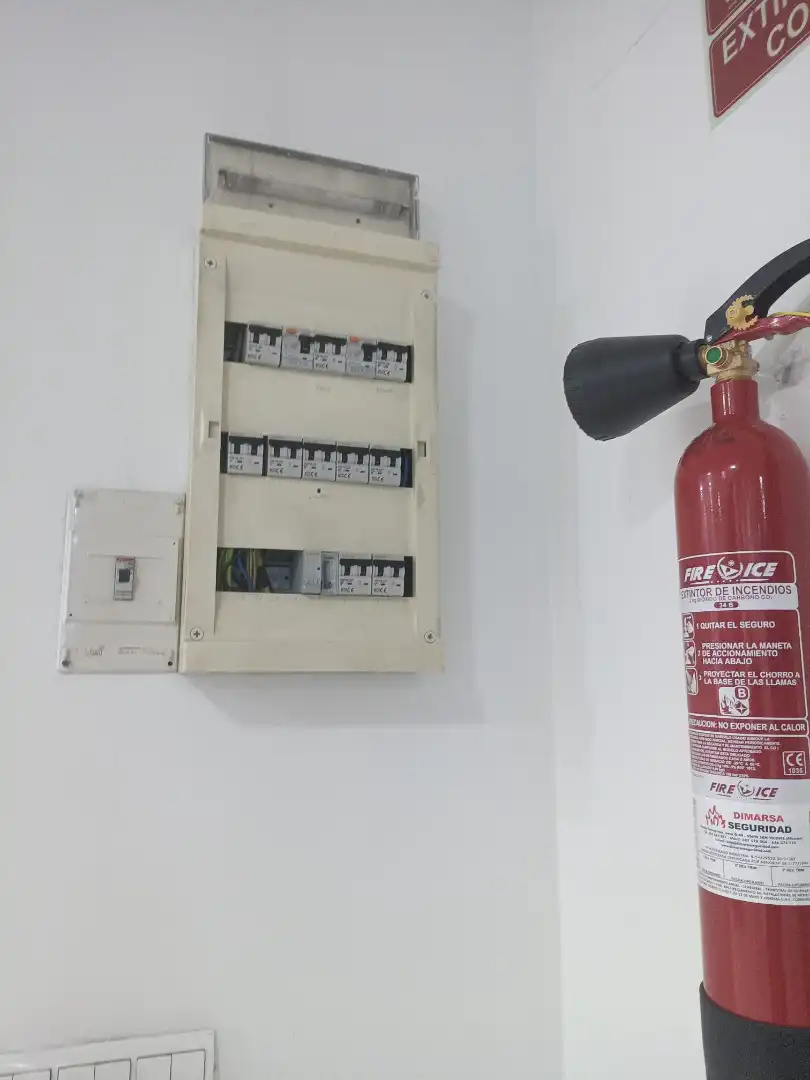 Local de lloguer en Alicante / Alacant amb Aire condicionat, Moblat i Alarma