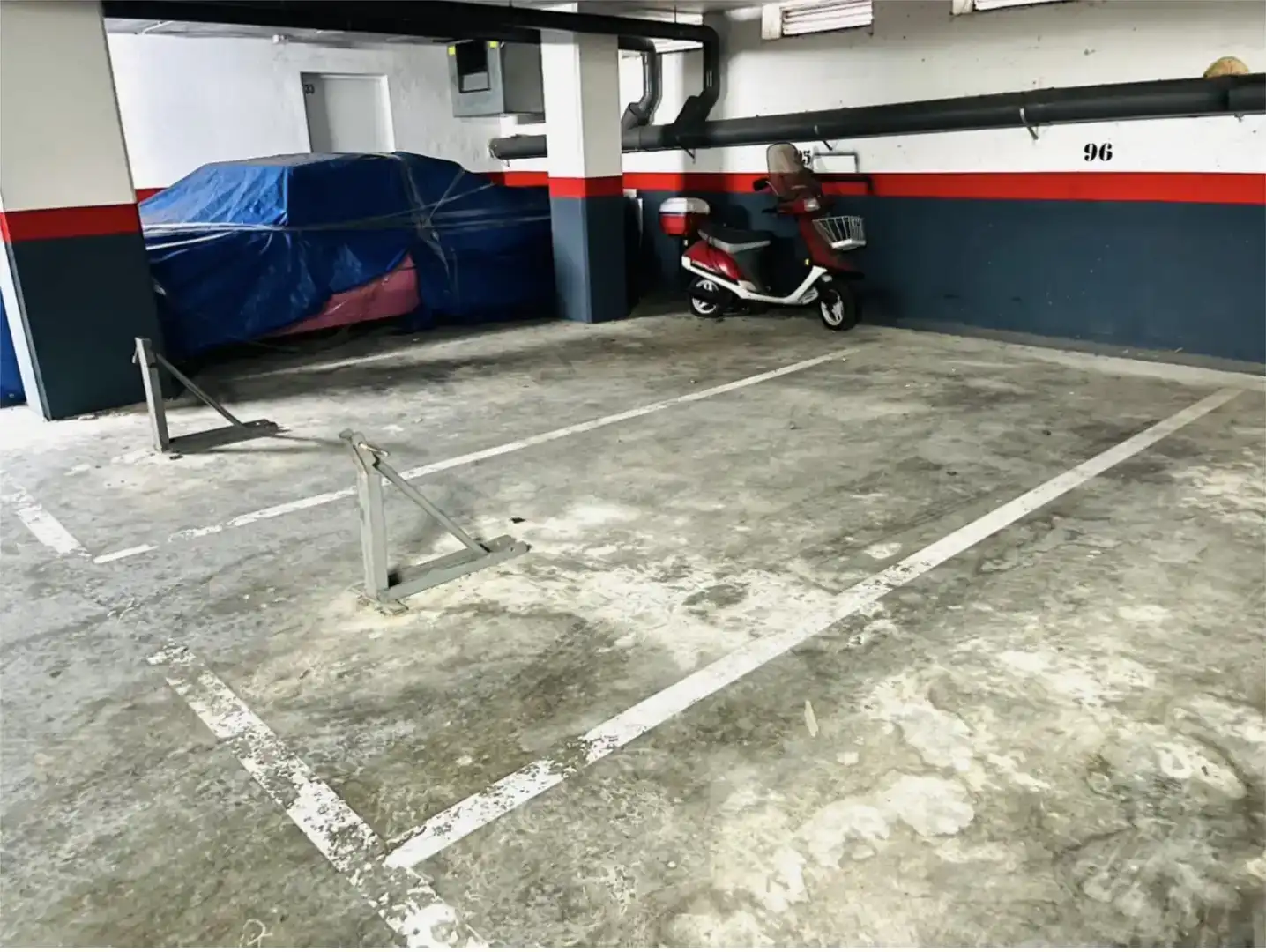 Parkplatz von Wohnungen zum Verkauf in Roses mit Klimaanlage