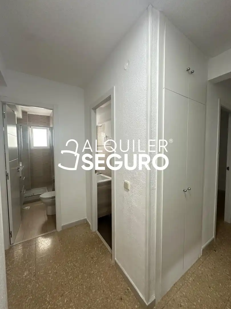 Schlafzimmer von Wohnung zur Miete in Madrid mit Heizung und Terrasse