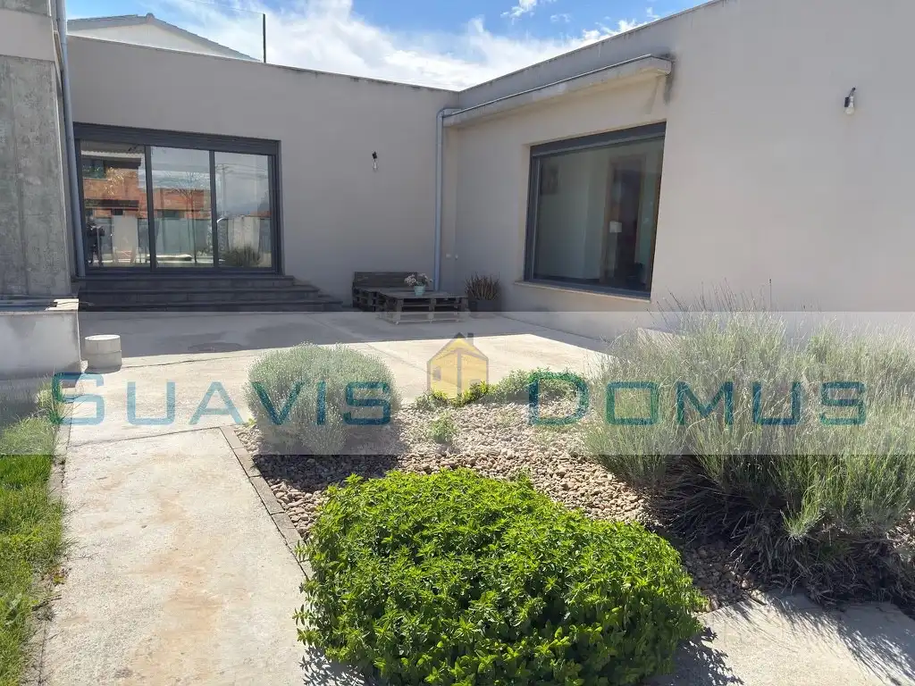 Jardí de Casa o xalet en venda en Roales amb Calefacció, Terrassa i Piscina