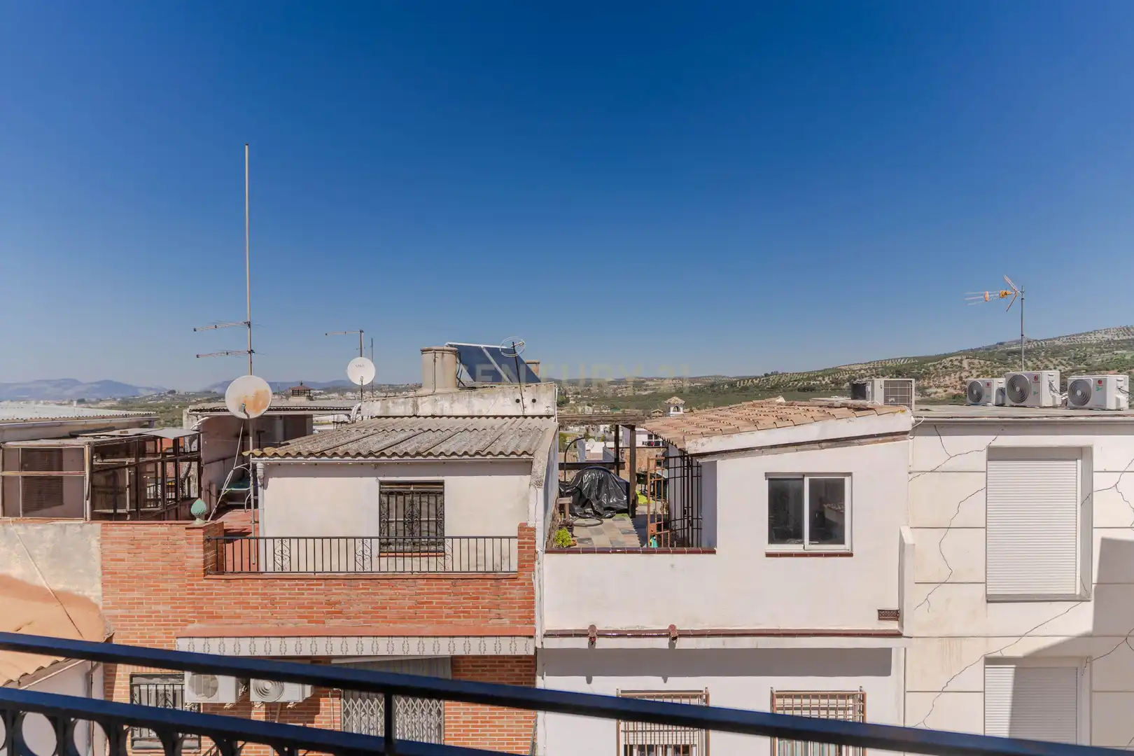 Außenansicht von Wohnungen zum Verkauf in Pulianas mit Balkon