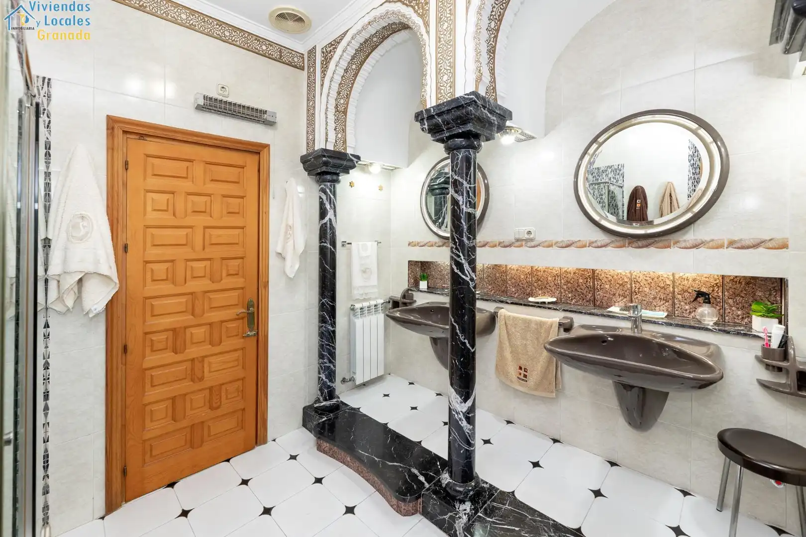 Baño de Casa o chalet en venta en Granada con Aire acondicionado, Jardín privado y Trastero