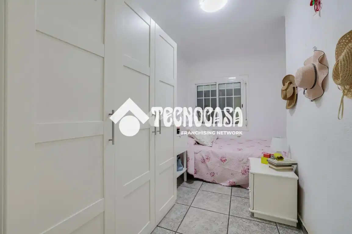 Habitación de Piso en venta en Sant Adrià de Besòs con Calefacción y Balcón