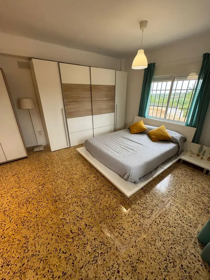 Habitación de Casa o chalet en venta en Torrent con Aire acondicionado, Jardín privado y Terraza
