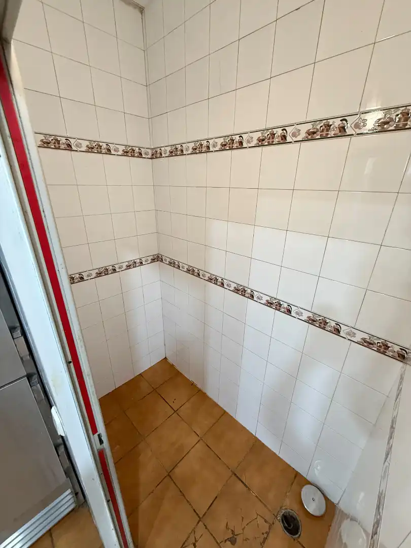 Baño de Local de alquiler en Valdemoro con Aire acondicionado, Terraza y Amueblado