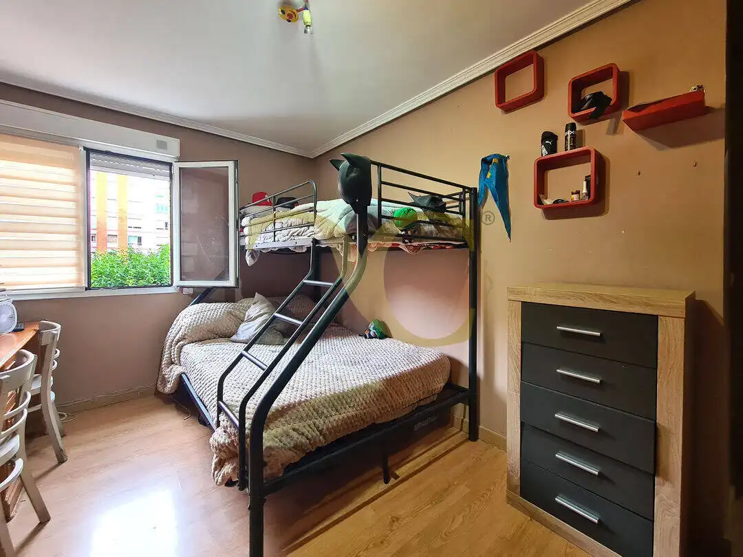 Schlafzimmer von Wohnung zum Verkauf in Gijón  mit Heizung und Möbliert