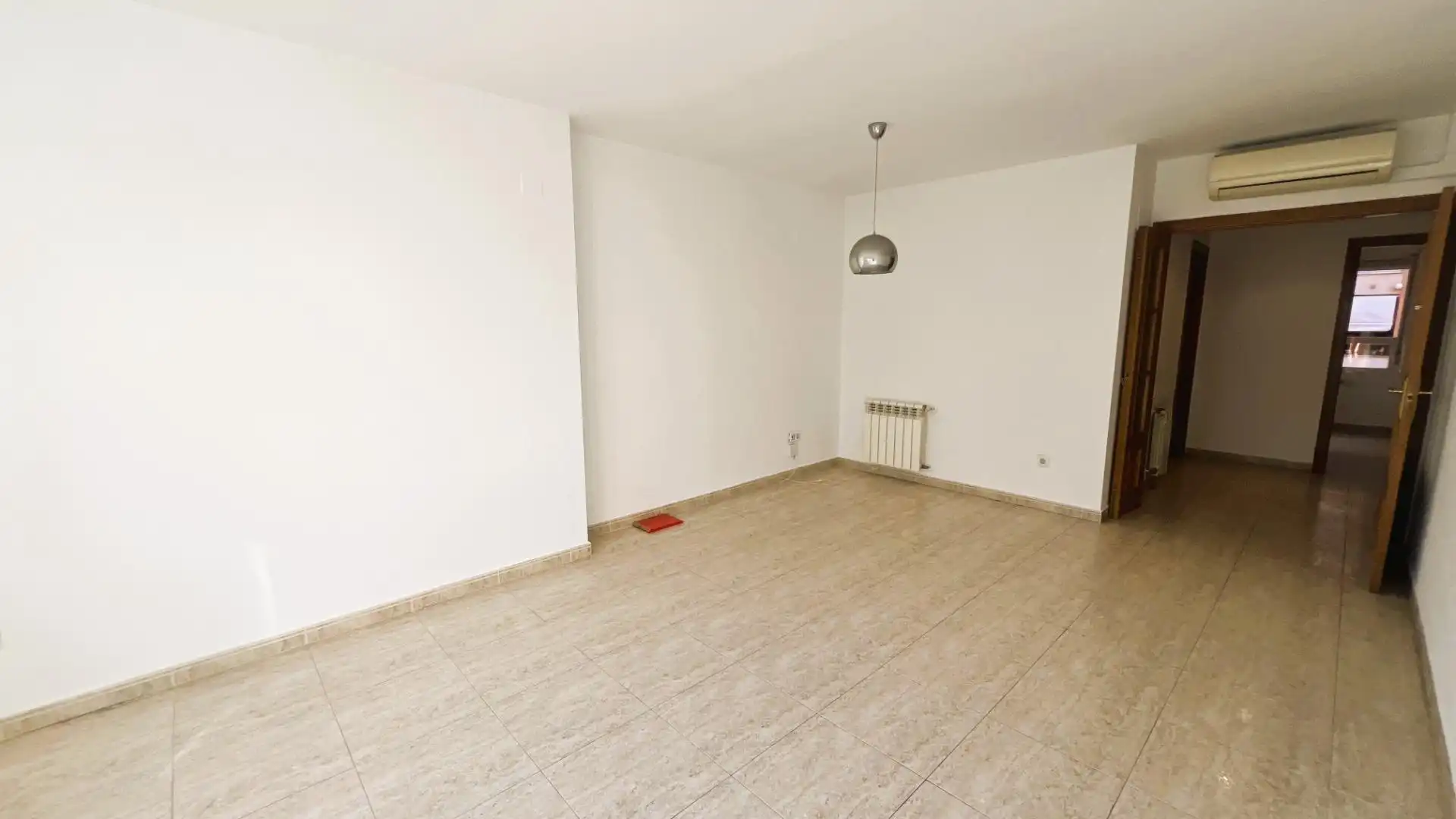 Piso con terraza en venta en Calle BERNAT ARTOLA 21, imagen 4