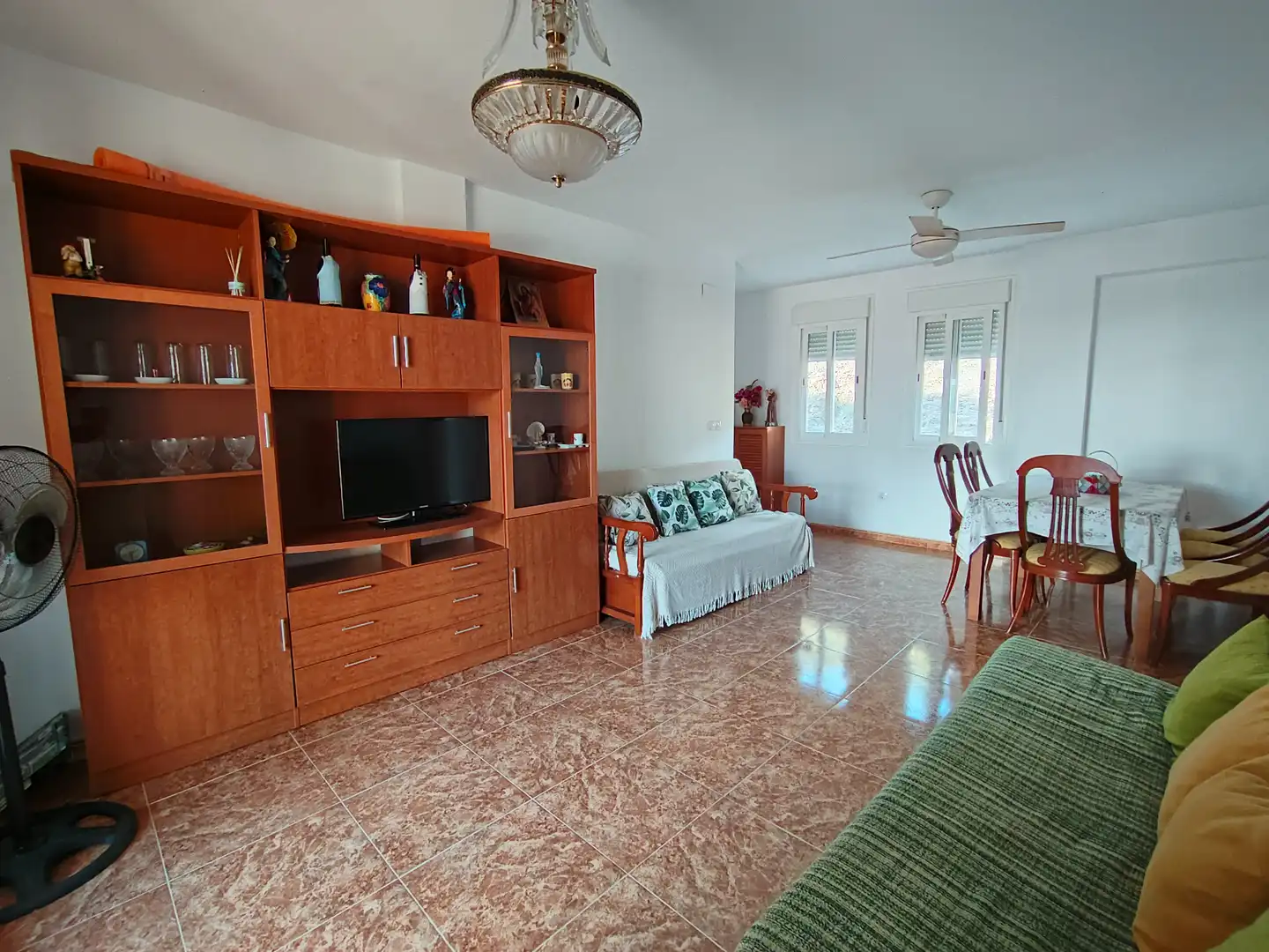 Wohnzimmer von Dachboden zum Verkauf in Torrenueva Costa mit Terrasse, Möbliert und Waschmaschine