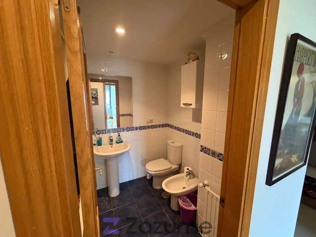 Bathroom of Flat for rent in Llanes  with Heating, Furnished and Oven