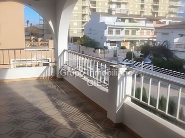 Adossat amb balcó en venda a Carrer del Cap de l'Albir 12