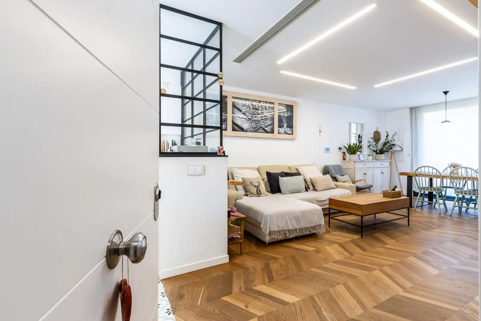 Living room of Flat for sale in Sant Llorenç Savall  with Heating, Private garden and Parquet flooring