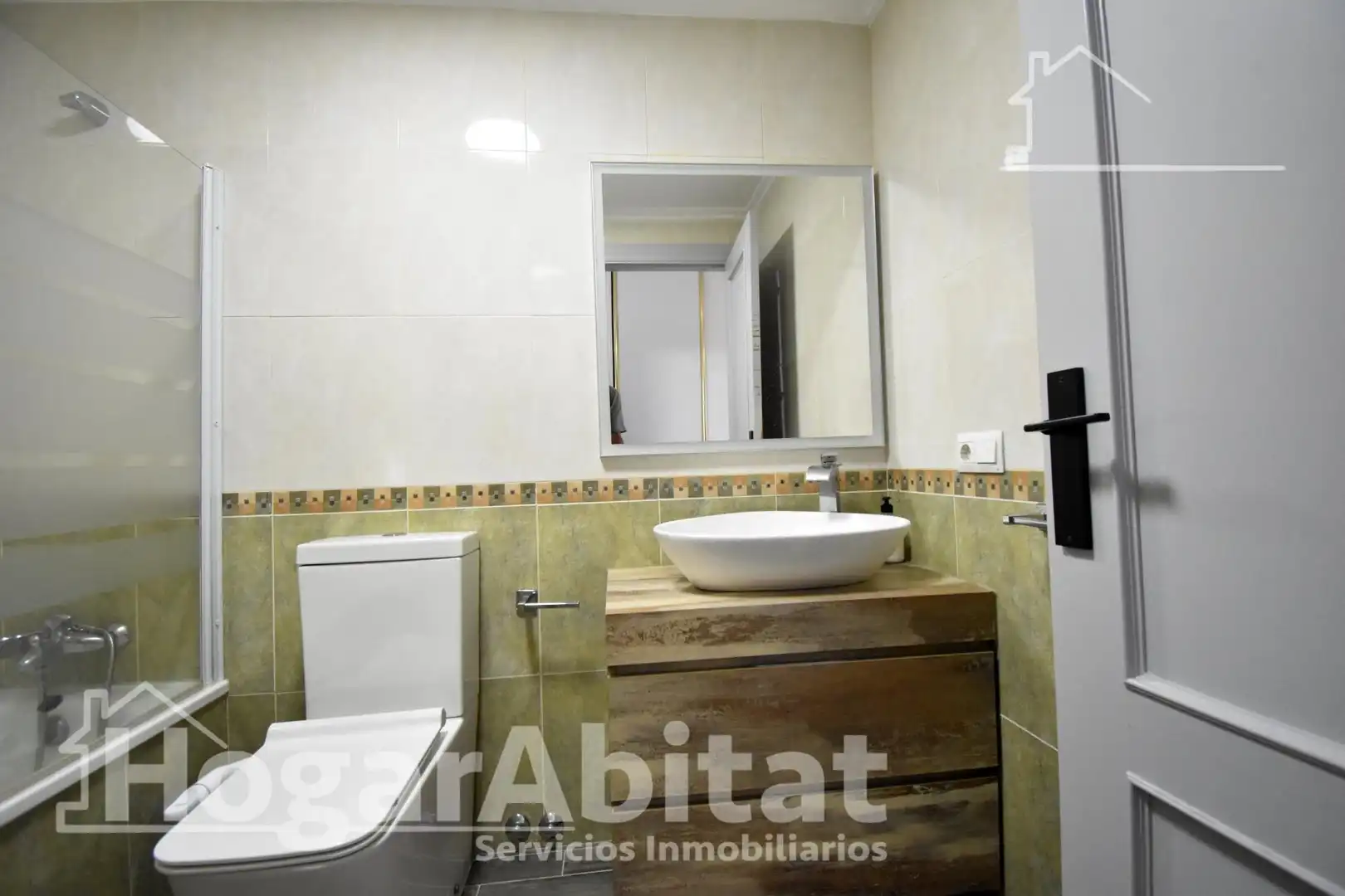 Baño de Casa adosada en venta en Guardamar de la Safor con Terraza, Trastero y Balcón