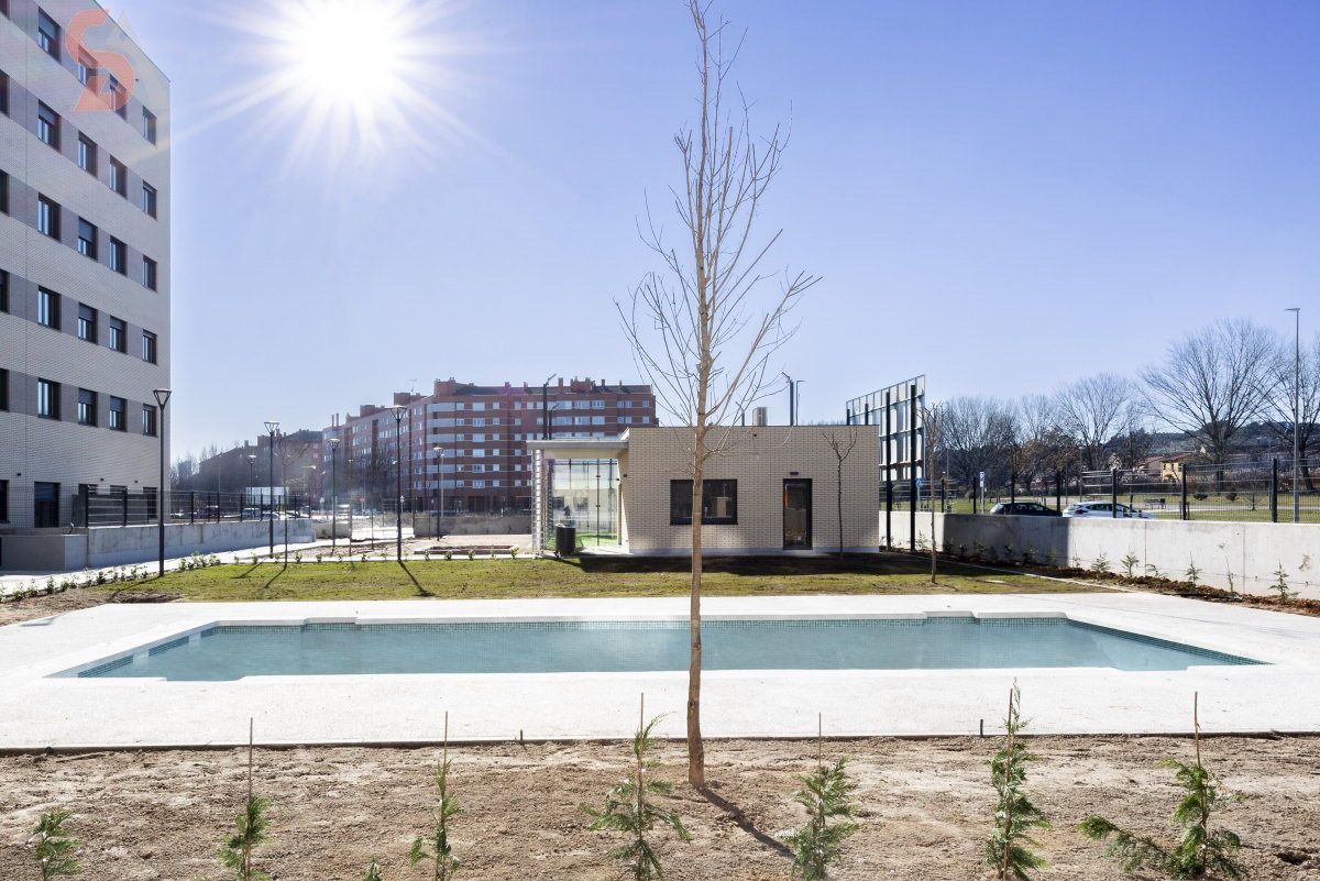 Swimming pool of Flat to rent in Valladolid Capital  with Heating and Storage room