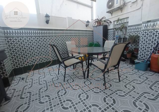 Casa-chalet en Alquiler en Ctra. Circunvalación - La Magdalena