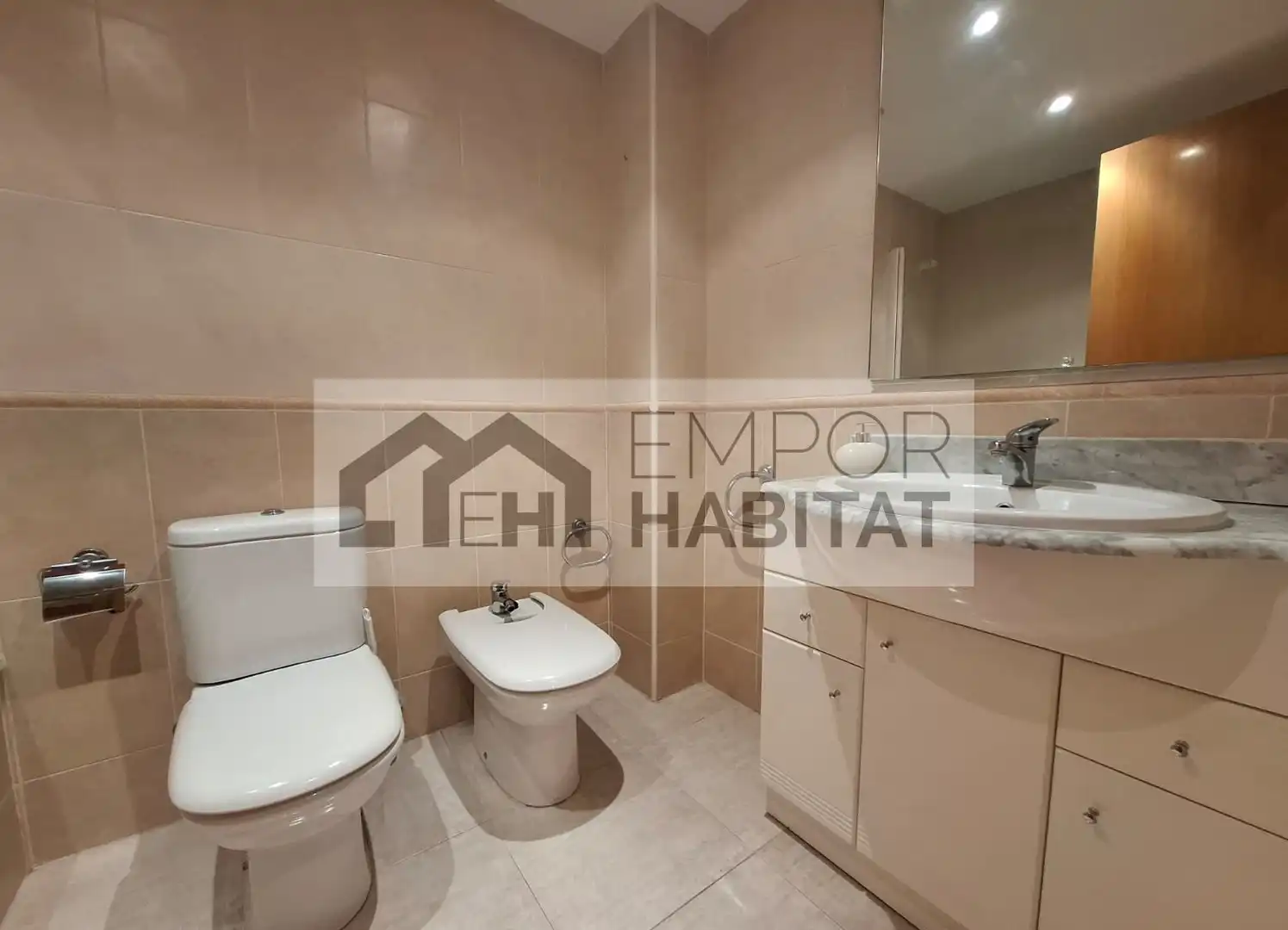Bathroom of Apartments for sale in El Port