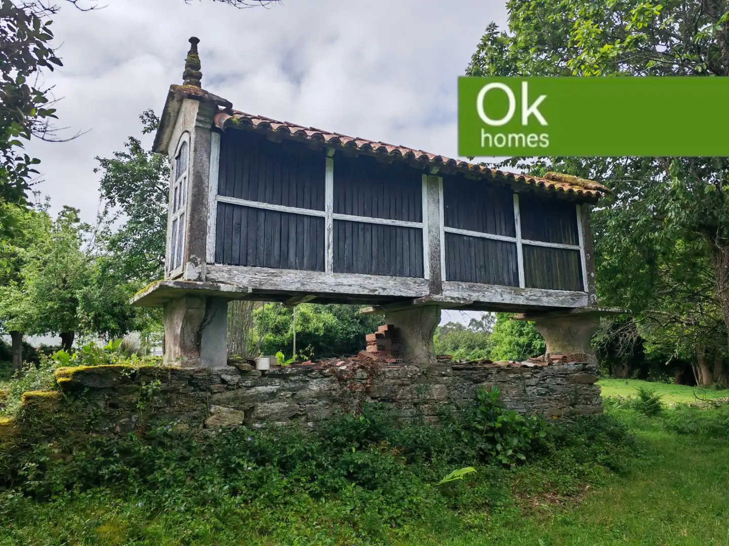 Vista exterior de Finca rústica en venda en Toques amb Jardí privat, Traster i Moblat