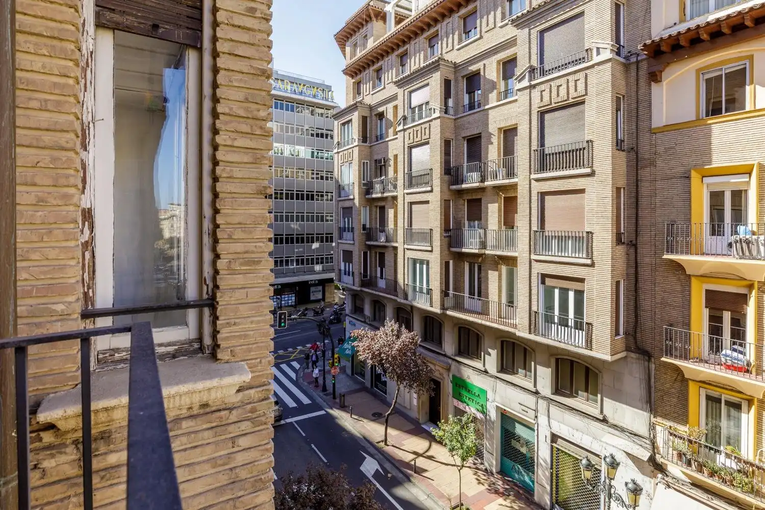 Vista exterior de Piso en venta en Zaragoza con Calefacción, Trastero y Balcón