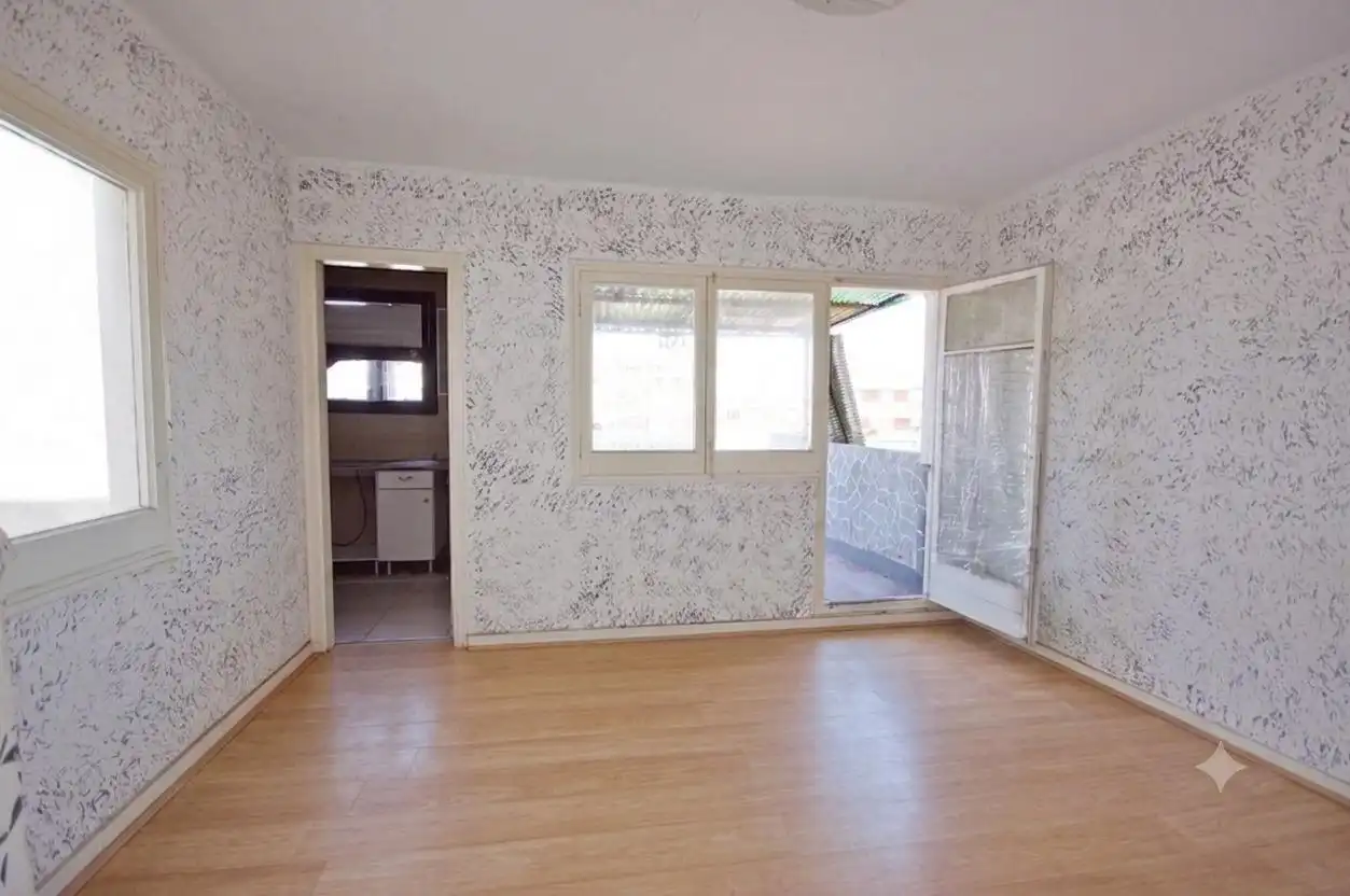 Bedroom of Attic for sale in L'Hospitalet de Llobregat  with Parquet flooring, Terrace and Balcony