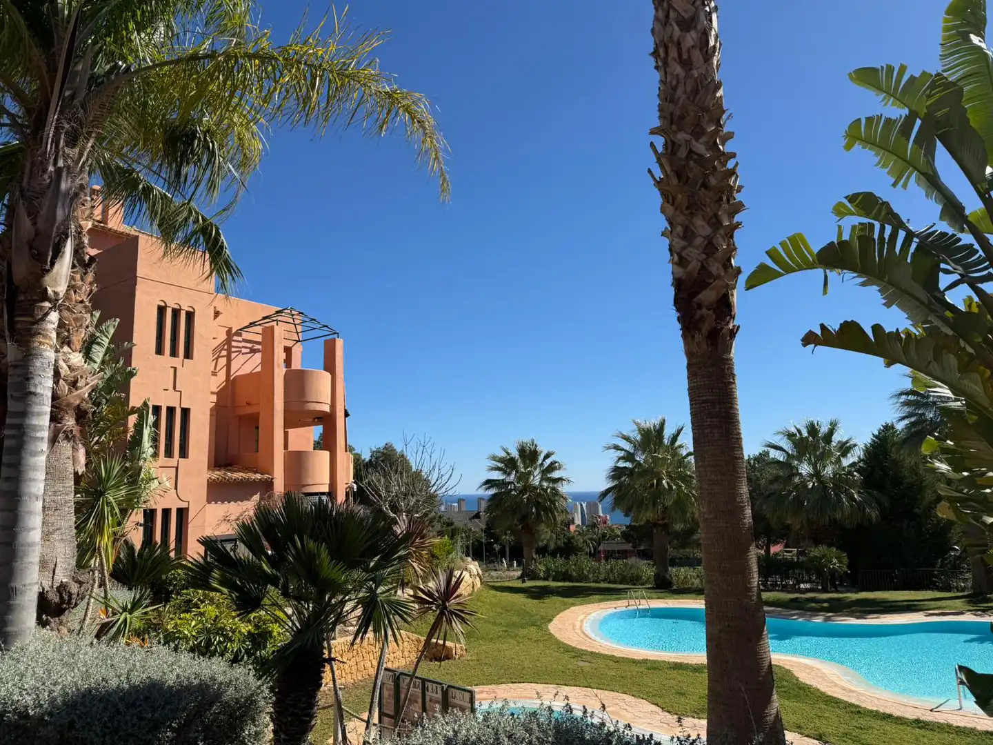 Vista exterior de Piso en venta en Finestrat con Trastero, Piscina y Piscina comunitaria
