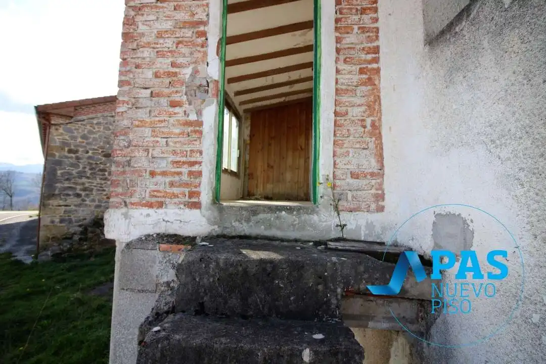Casa o xalet en venda en Solórzano amb Jardí privat