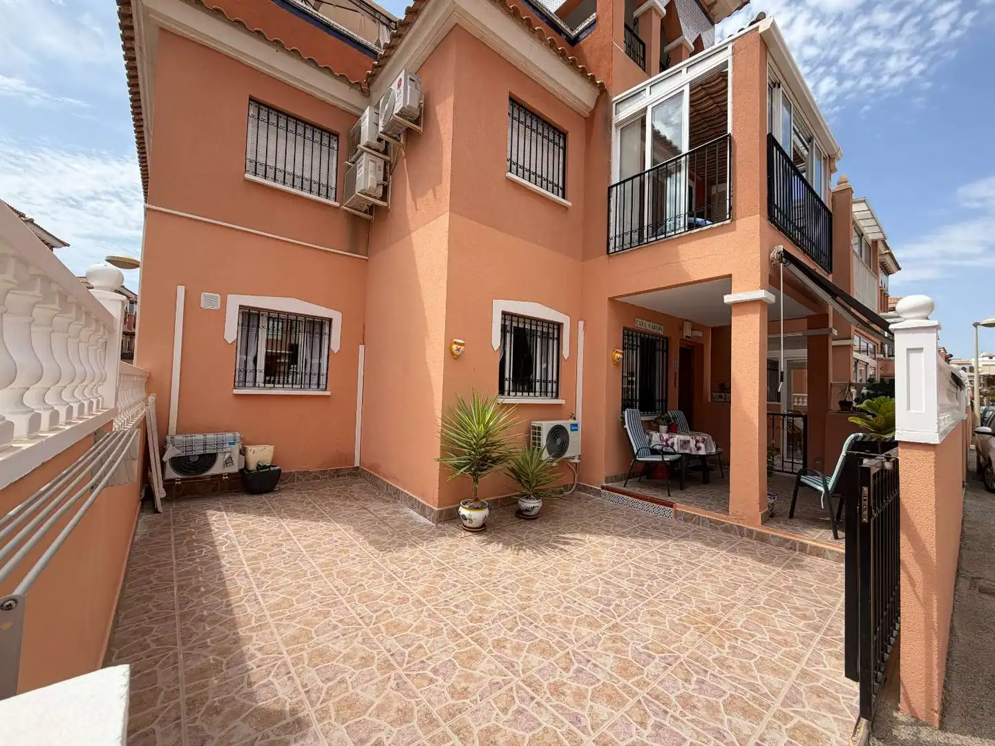 Terrasse von Wohnungen zum Verkauf in Orihuela mit Klimaanlage, Schwimmbad und Möbliert