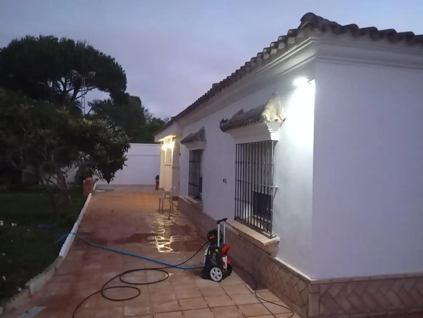 Vista exterior de Casa o chalet en venta en Chiclana de la Frontera con Jardín privado y Piscina comunitaria