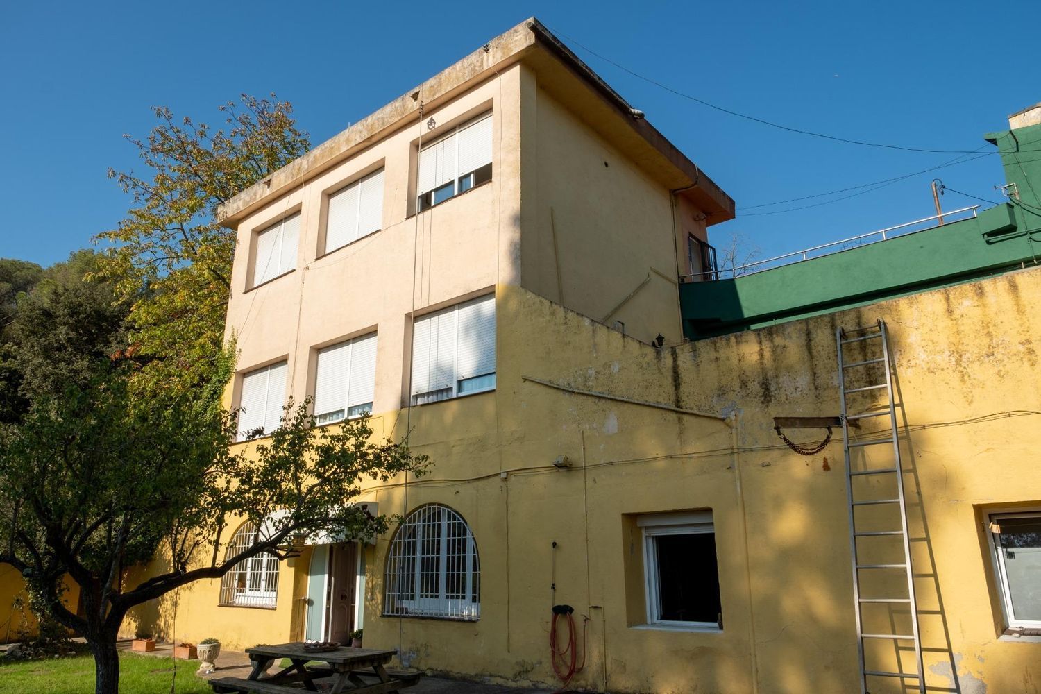 Vista exterior de Casa o xalet en venda en Sant Fost de Campsentelles amb Aire condicionat, Jardí privat i Traster