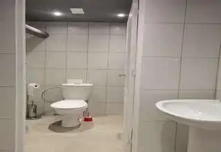 Baño de Local en traspaso en Arona con Aire acondicionado, Terraza y Amueblado