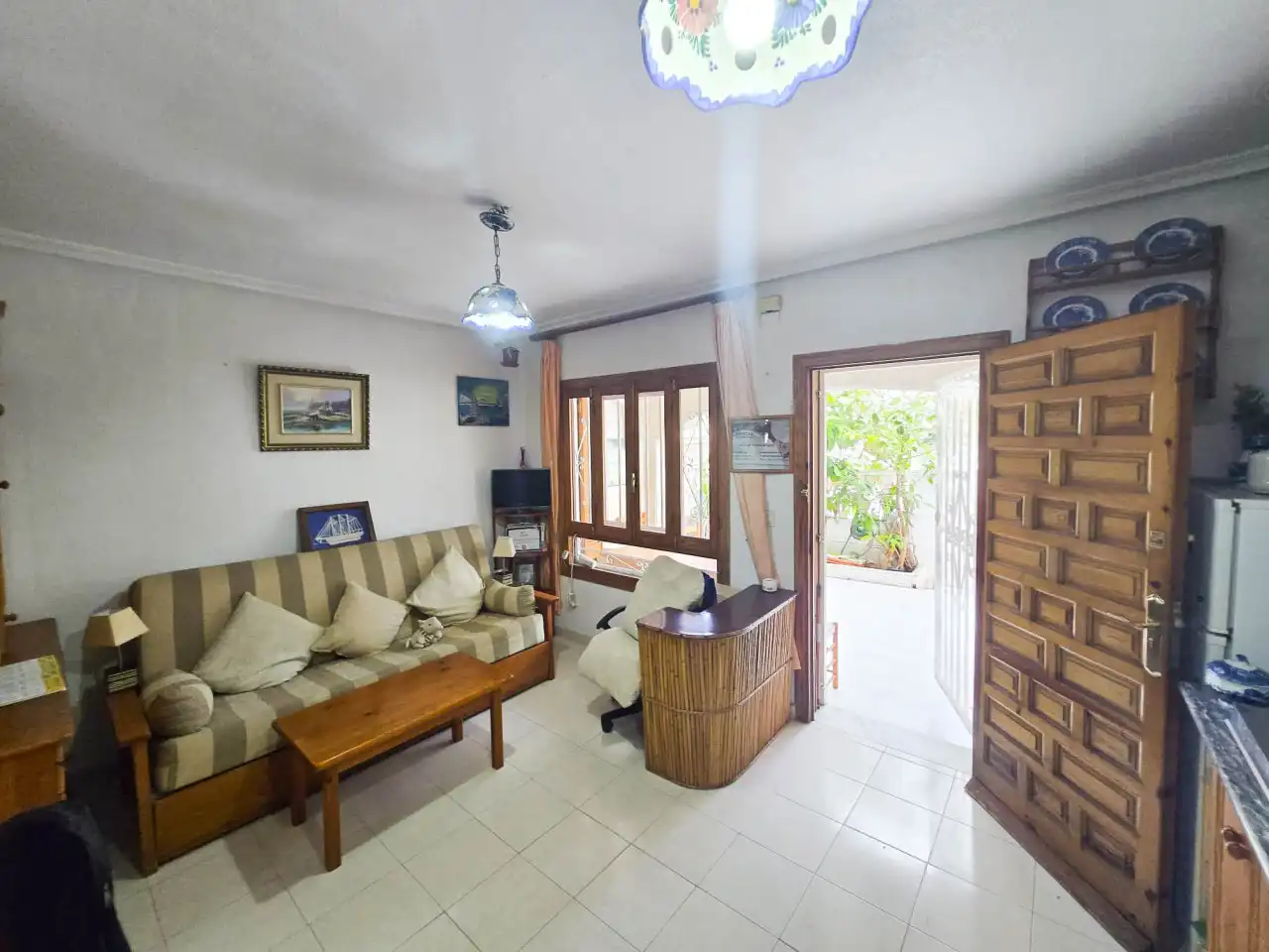 Sala d'estar de Casa o xalet en venda en Torrevieja amb Calefacció, Terrassa i Moblat